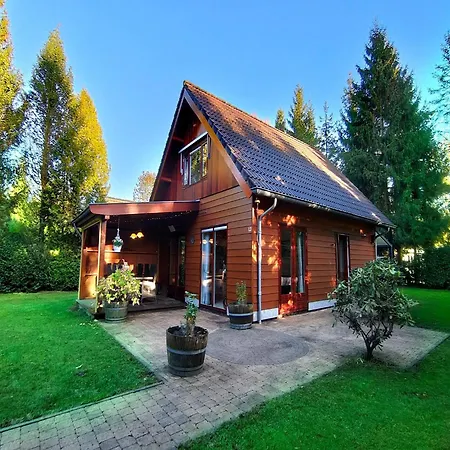 Terrace With Lush Garden, Cleaning Included Дом отдыха