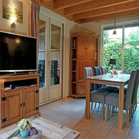Terrace With Lush Garden, Cleaning Included *