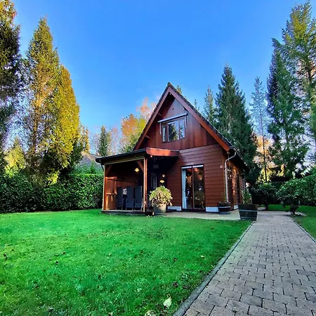 Terrace With Lush Garden, Cleaning Included Дом отдыха Эпе